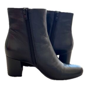 Naturalizer Black Leather Zip Ankle Boots